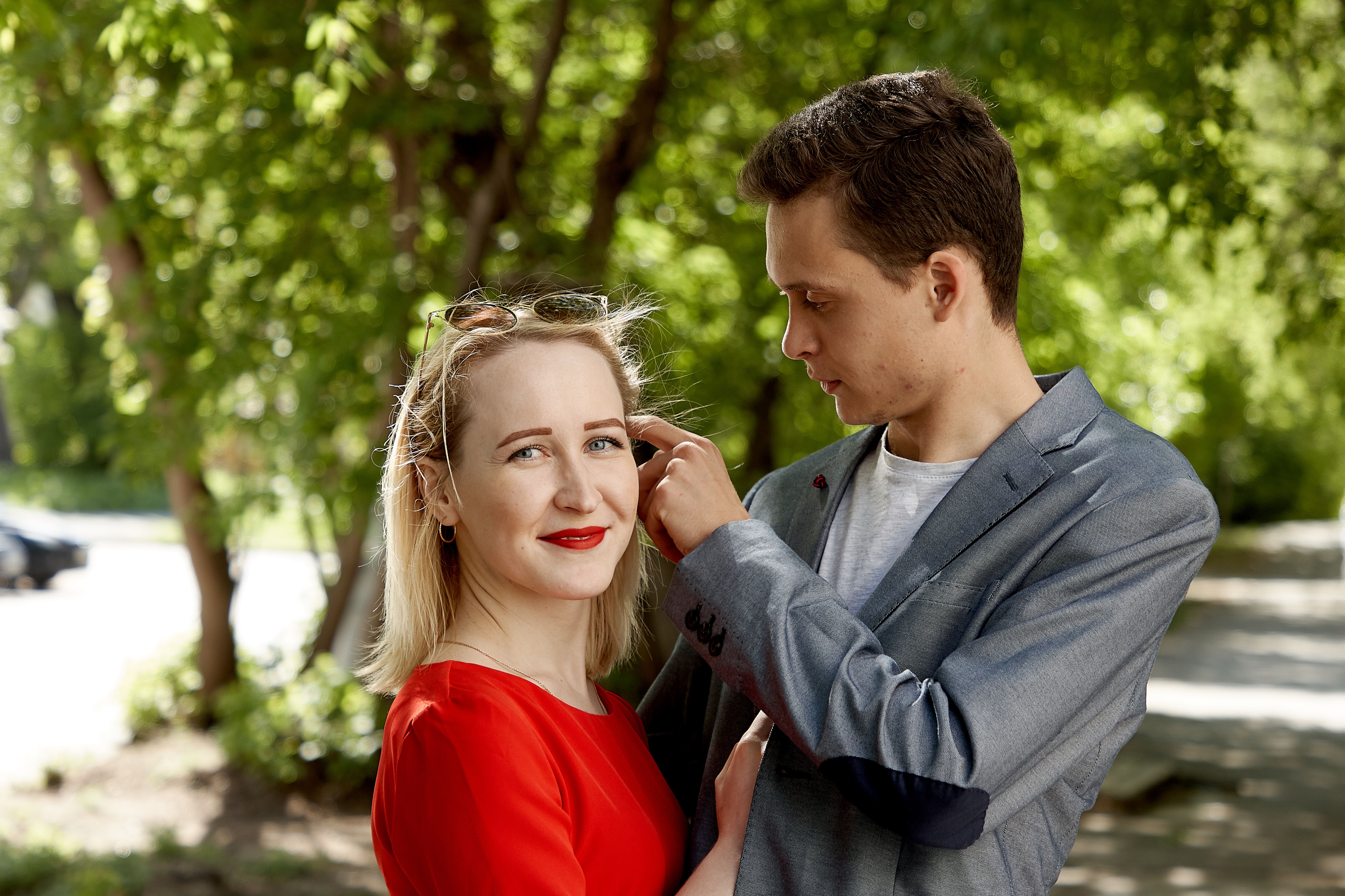 Dating Someone 10 Years Younger? Here's the Truth